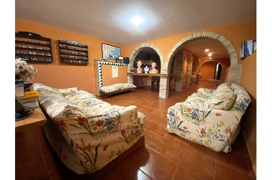 Finca in Denia zu verkaufen, Woongedeelte 450 m², Bouwjaar 1985, + Ofen, Klimaanlage, Grondstuk 17000 m², 8 Slaapkamers, 4 Badkamers, Pool, ref.: SC-T0617-29