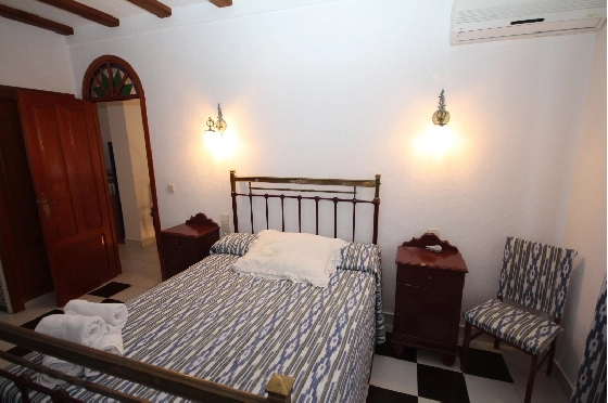 Finca in Ondara zur Ferienvermietung, Woongedeelte 360 m², Bouwjaar 1983, Grondstuk 2200 m², 4 Slaapkamers, 4 Badkamers, ref.: V-0517-12