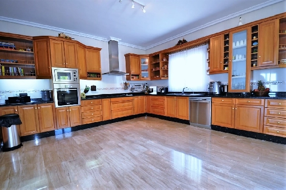 Villa in Altea zu verkaufen, Woongedeelte 688 m², Zustand gepflegt, + Zentralheizung, Klimaanlage, Grondstuk 16250 m², 5 Slaapkamers, 3 Badkamers, Pool, ref.: GB-4617-MJ-12