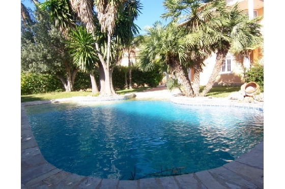 Villa in Moraira(Club Moraira) zu verkaufen, Woongedeelte 220 m², Bouwjaar 2000, + Fussbodenheizung, Klimaanlage, Grondstuk 800 m², 4 Slaapkamers, 3 Badkamers, Pool, ref.: BI-MT.H-523-2