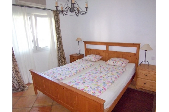 Villa in Moraira(Club Moraira) zu verkaufen, Woongedeelte 220 m², Bouwjaar 2000, + Fussbodenheizung, Klimaanlage, Grondstuk 800 m², 4 Slaapkamers, 3 Badkamers, Pool, ref.: BI-MT.H-523-21