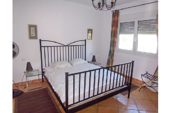 Villa in Moraira(Club Moraira) zu verkaufen, Woongedeelte 220 m², Bouwjaar 2000, + Fussbodenheizung, Klimaanlage, Grondstuk 800 m², 4 Slaapkamers, 3 Badkamers, Pool, ref.: BI-MT.H-523-23