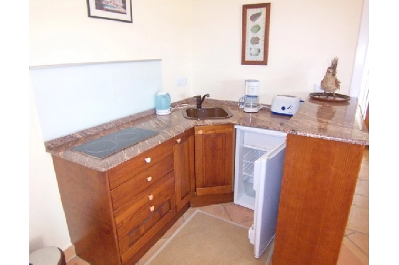 Villa in Moraira(Club Moraira) zu verkaufen, Woongedeelte 220 m², Bouwjaar 2000, + Fussbodenheizung, Klimaanlage, Grondstuk 800 m², 4 Slaapkamers, 3 Badkamers, Pool, ref.: BI-MT.H-523-28