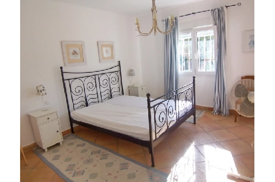 Villa in Moraira(Club Moraira) zu verkaufen, Woongedeelte 220 m², Bouwjaar 2000, + Fussbodenheizung, Klimaanlage, Grondstuk 800 m², 4 Slaapkamers, 3 Badkamers, Pool, ref.: BI-MT.H-523-29