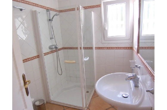 Villa in Moraira(Club Moraira) zu verkaufen, Woongedeelte 220 m², Bouwjaar 2000, + Fussbodenheizung, Klimaanlage, Grondstuk 800 m², 4 Slaapkamers, 3 Badkamers, Pool, ref.: BI-MT.H-523-30