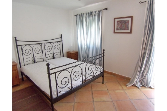Villa in Moraira(Club Moraira) zu verkaufen, Woongedeelte 220 m², Bouwjaar 2000, + Fussbodenheizung, Klimaanlage, Grondstuk 800 m², 4 Slaapkamers, 3 Badkamers, Pool, ref.: BI-MT.H-523-31