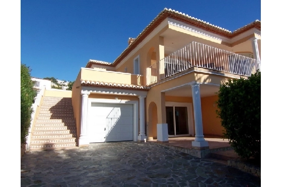 Villa in Moraira(Club Moraira) zu verkaufen, Woongedeelte 220 m², Bouwjaar 2000, + Fussbodenheizung, Klimaanlage, Grondstuk 800 m², 4 Slaapkamers, 3 Badkamers, Pool, ref.: BI-MT.H-523-9
