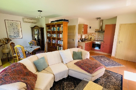 Villa in Tormos zu verkaufen, Woongedeelte 300 m², Bouwjaar 2007, Zustand gepflegt, + Zentralheizung, Klimaanlage, Grondstuk 13000 m², 4 Slaapkamers, 4 Badkamers, Pool, ref.: JS-0724-24