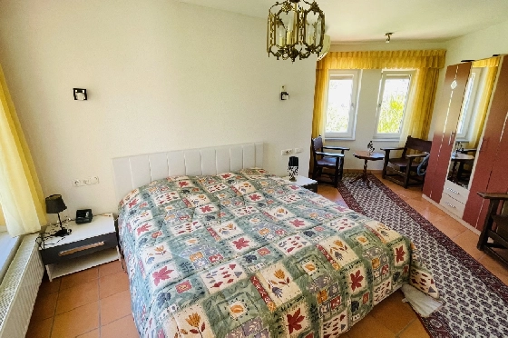 Villa in Tormos zu verkaufen, Woongedeelte 300 m², Bouwjaar 2007, Zustand gepflegt, + Zentralheizung, Klimaanlage, Grondstuk 13000 m², 4 Slaapkamers, 4 Badkamers, Pool, ref.: JS-0724-25