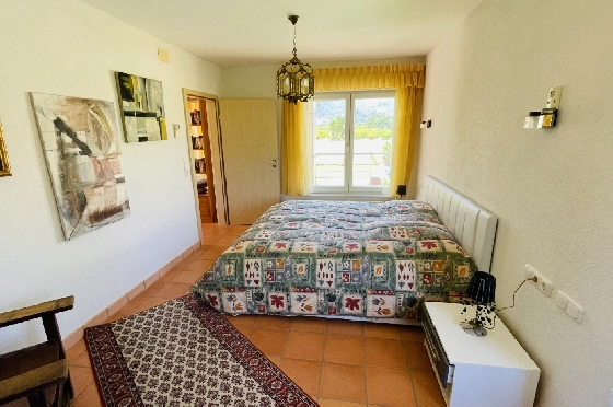 Villa in Tormos zu verkaufen, Woongedeelte 300 m², Bouwjaar 2007, Zustand gepflegt, + Zentralheizung, Klimaanlage, Grondstuk 13000 m², 4 Slaapkamers, 4 Badkamers, Pool, ref.: JS-0724-26