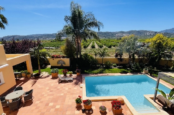 Villa in Tormos zu verkaufen, Woongedeelte 300 m², Bouwjaar 2007, Zustand gepflegt, + Zentralheizung, Klimaanlage, Grondstuk 13000 m², 4 Slaapkamers, 4 Badkamers, Pool, ref.: JS-0724-29