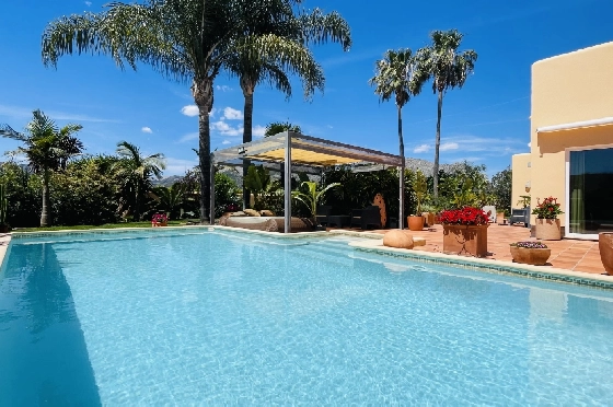 Villa in Tormos zu verkaufen, Woongedeelte 300 m², Bouwjaar 2007, Zustand gepflegt, + Zentralheizung, Klimaanlage, Grondstuk 13000 m², 4 Slaapkamers, 4 Badkamers, Pool, ref.: JS-0724-3