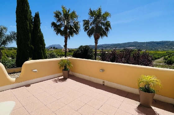 Villa in Tormos zu verkaufen, Woongedeelte 300 m², Bouwjaar 2007, Zustand gepflegt, + Zentralheizung, Klimaanlage, Grondstuk 13000 m², 4 Slaapkamers, 4 Badkamers, Pool, ref.: JS-0724-30
