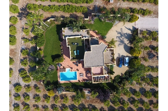 Villa in Tormos zu verkaufen, Woongedeelte 300 m², Bouwjaar 2007, Zustand gepflegt, + Zentralheizung, Klimaanlage, Grondstuk 13000 m², 4 Slaapkamers, 4 Badkamers, Pool, ref.: JS-0724-42
