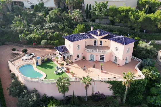 Villa in Denia-La Sella zu verkaufen, Woongedeelte 425 m², Bouwjaar 2006, Zustand neuwertig, + Fussbodenheizung, Klimaanlage, Grondstuk 1300 m², 5 Slaapkamers, 4 Badkamers, Pool, ref.: MJ-0618-1