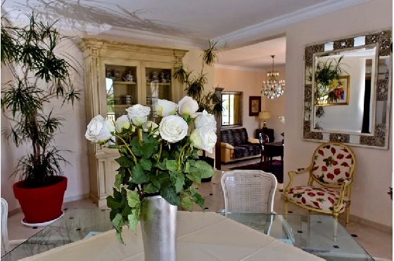 Villa in Denia-La Sella zu verkaufen, Woongedeelte 425 m², Bouwjaar 2006, Zustand neuwertig, + Fussbodenheizung, Klimaanlage, Grondstuk 1300 m², 5 Slaapkamers, 4 Badkamers, Pool, ref.: MJ-0618-16