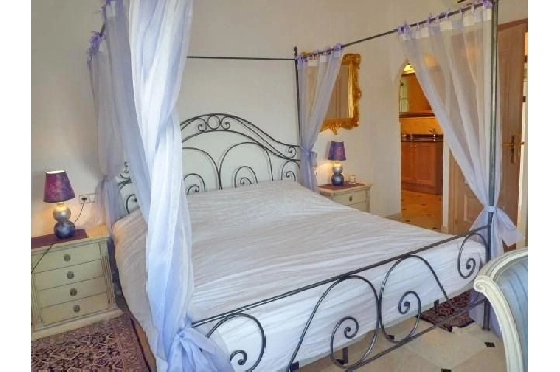 Villa in Denia-La Sella zu verkaufen, Woongedeelte 425 m², Bouwjaar 2006, Zustand neuwertig, + Fussbodenheizung, Klimaanlage, Grondstuk 1300 m², 5 Slaapkamers, 4 Badkamers, Pool, ref.: MJ-0618-17