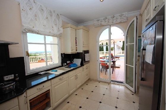 Villa in Denia-La Sella zu verkaufen, Woongedeelte 425 m², Bouwjaar 2006, Zustand neuwertig, + Fussbodenheizung, Klimaanlage, Grondstuk 1300 m², 5 Slaapkamers, 4 Badkamers, Pool, ref.: MJ-0618-21