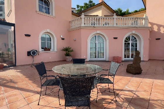 Villa in Denia-La Sella zu verkaufen, Woongedeelte 425 m², Bouwjaar 2006, Zustand neuwertig, + Fussbodenheizung, Klimaanlage, Grondstuk 1300 m², 5 Slaapkamers, 4 Badkamers, Pool, ref.: MJ-0618-30