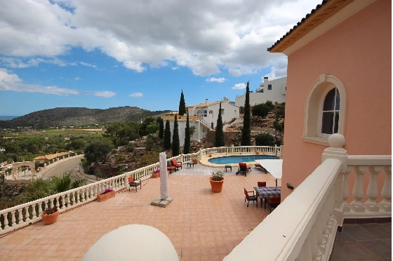 Villa in Denia-La Sella zu verkaufen, Woongedeelte 425 m², Bouwjaar 2006, Zustand neuwertig, + Fussbodenheizung, Klimaanlage, Grondstuk 1300 m², 5 Slaapkamers, 4 Badkamers, Pool, ref.: MJ-0618-33