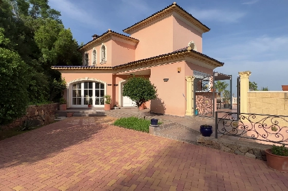 Villa in Denia-La Sella zu verkaufen, Woongedeelte 425 m², Bouwjaar 2006, Zustand neuwertig, + Fussbodenheizung, Klimaanlage, Grondstuk 1300 m², 5 Slaapkamers, 4 Badkamers, Pool, ref.: MJ-0618-5