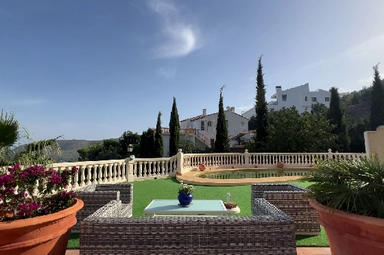 Villa in Denia-La Sella zu verkaufen, Woongedeelte 425 m², Bouwjaar 2006, Zustand neuwertig, + Fussbodenheizung, Klimaanlage, Grondstuk 1300 m², 5 Slaapkamers, 4 Badkamers, Pool, ref.: MJ-0618-7