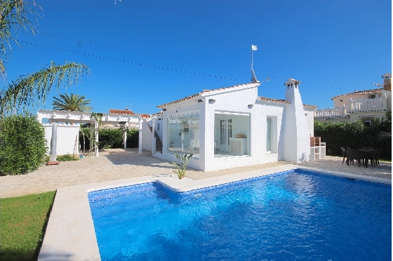 Villa in Els Poblets(Ptda. Barranquets) zur Ferienvermietung, Woongedeelte 114 m², Bouwjaar 1986, Zustand gepflegt, + Zentralheizung, Klimaanlage, Grondstuk 510 m², 3 Slaapkamers, 2 Badkamers, Pool, ref.: T-1118-1