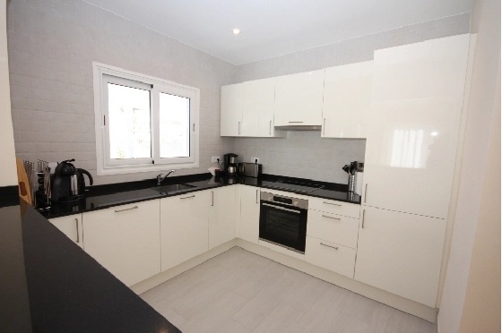 Villa in Els Poblets(Ptda. Barranquets) zur Ferienvermietung, Woongedeelte 114 m², Bouwjaar 1986, Zustand gepflegt, + Zentralheizung, Klimaanlage, Grondstuk 510 m², 3 Slaapkamers, 2 Badkamers, Pool, ref.: T-1118-10