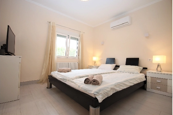 Villa in Els Poblets(Ptda. Barranquets) zur Ferienvermietung, Woongedeelte 114 m², Bouwjaar 1986, Zustand gepflegt, + Zentralheizung, Klimaanlage, Grondstuk 510 m², 3 Slaapkamers, 2 Badkamers, Pool, ref.: T-1118-13