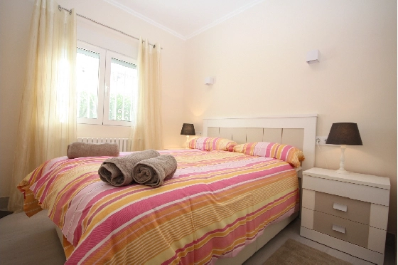 Villa in Els Poblets(Ptda. Barranquets) zur Ferienvermietung, Woongedeelte 114 m², Bouwjaar 1986, Zustand gepflegt, + Zentralheizung, Klimaanlage, Grondstuk 510 m², 3 Slaapkamers, 2 Badkamers, Pool, ref.: T-1118-14