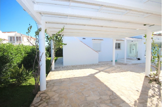 Villa in Els Poblets(Ptda. Barranquets) zur Ferienvermietung, Woongedeelte 114 m², Bouwjaar 1986, Zustand gepflegt, + Zentralheizung, Klimaanlage, Grondstuk 510 m², 3 Slaapkamers, 2 Badkamers, Pool, ref.: T-1118-18
