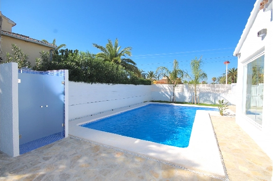 Villa in Els Poblets(Ptda. Barranquets) zur Ferienvermietung, Woongedeelte 114 m², Bouwjaar 1986, Zustand gepflegt, + Zentralheizung, Klimaanlage, Grondstuk 510 m², 3 Slaapkamers, 2 Badkamers, Pool, ref.: T-1118-2