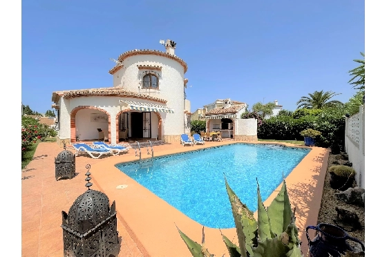 Villa in Els Poblets(Barranquets) zur Ferienvermietung, Woongedeelte 130 m², Bouwjaar 2000, Zustand modernisiert, + Zentralheizung, Klimaanlage, Grondstuk 580 m², 3 Slaapkamers, 2 Badkamers, Pool, ref.: T-0819-1