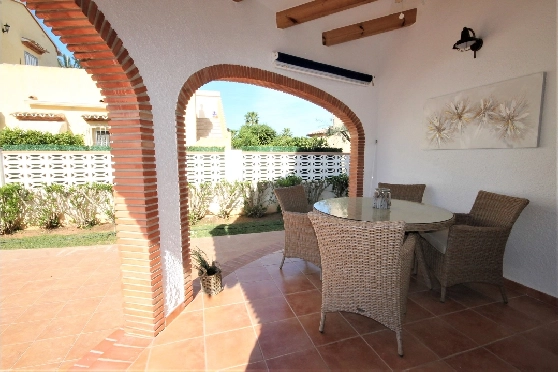 Villa in Els Poblets(Barranquets) zur Ferienvermietung, Woongedeelte 130 m², Bouwjaar 2000, Zustand modernisiert, + Zentralheizung, Klimaanlage, Grondstuk 580 m², 3 Slaapkamers, 2 Badkamers, Pool, ref.: T-0819-5