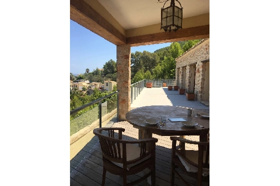 Villa in Denia zu verkaufen, Woongedeelte 240 m², Bouwjaar 2010, Zustand neuwertig, + Zentralheizung, Klimaanlage, Grondstuk 1000 m², 6 Slaapkamers, 3 Badkamers, Pool, ref.: SC-L0920-16