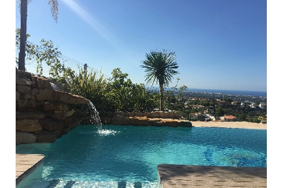 Villa in Denia zu verkaufen, Woongedeelte 240 m², Bouwjaar 2010, Zustand neuwertig, + Zentralheizung, Klimaanlage, Grondstuk 1000 m², 6 Slaapkamers, 3 Badkamers, Pool, ref.: SC-L0920-2