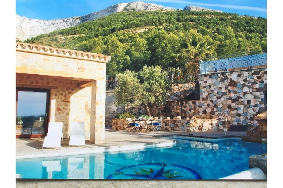 Villa in Denia zu verkaufen, Woongedeelte 240 m², Bouwjaar 2010, Zustand neuwertig, + Zentralheizung, Klimaanlage, Grondstuk 1000 m², 6 Slaapkamers, 3 Badkamers, Pool, ref.: SC-L0920-23