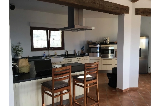 Villa in Denia zu verkaufen, Woongedeelte 240 m², Bouwjaar 2010, Zustand neuwertig, + Zentralheizung, Klimaanlage, Grondstuk 1000 m², 6 Slaapkamers, 3 Badkamers, Pool, ref.: SC-L0920-6