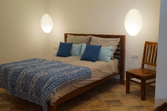 Villa in Denia zu verkaufen, Woongedeelte 240 m², Bouwjaar 2010, Zustand neuwertig, + Zentralheizung, Klimaanlage, Grondstuk 1000 m², 6 Slaapkamers, 3 Badkamers, Pool, ref.: SC-L0920-8