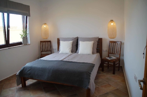 Villa in Denia zu verkaufen, Woongedeelte 240 m², Bouwjaar 2010, Zustand neuwertig, + Zentralheizung, Klimaanlage, Grondstuk 1000 m², 6 Slaapkamers, 3 Badkamers, Pool, ref.: SC-L0920-9
