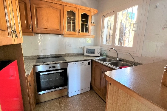 Villa in Denia zur Ferienvermietung, Woongedeelte 117 m², Bouwjaar 1974, Zustand gepflegt, + Zentralheizung, Klimaanlage, Grondstuk 680 m², 3 Slaapkamers, 2 Badkamers, Pool, ref.: T-0615-10