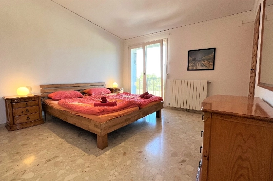 Villa in Denia zur Ferienvermietung, Woongedeelte 117 m², Bouwjaar 1974, Zustand gepflegt, + Zentralheizung, Klimaanlage, Grondstuk 680 m², 3 Slaapkamers, 2 Badkamers, Pool, ref.: T-0615-13