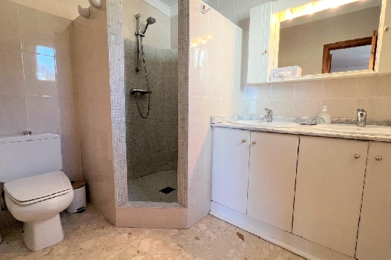 Villa in Denia zur Ferienvermietung, Woongedeelte 117 m², Bouwjaar 1974, Zustand gepflegt, + Zentralheizung, Klimaanlage, Grondstuk 680 m², 3 Slaapkamers, 2 Badkamers, Pool, ref.: T-0615-15
