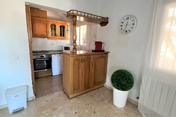 Villa in Denia zur Ferienvermietung, Woongedeelte 117 m², Bouwjaar 1974, Zustand gepflegt, + Zentralheizung, Klimaanlage, Grondstuk 680 m², 3 Slaapkamers, 2 Badkamers, Pool, ref.: T-0615-9