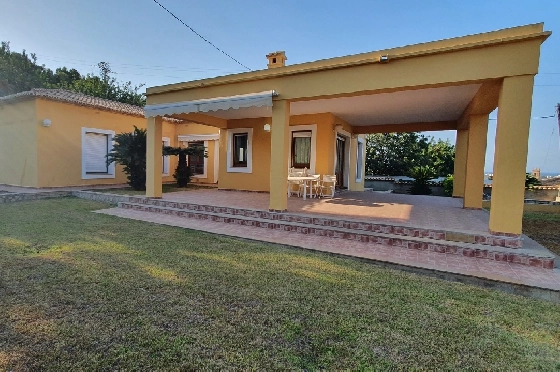 Herrenhaus in Oliva zu verkaufen, Woongedeelte 210 m², Bouwjaar 1995, Zustand gepflegt, + Ofen, Grondstuk 849 m², 4 Slaapkamers, 3 Badkamers, Pool, ref.: RA-0921-1
