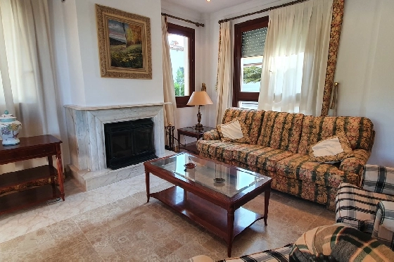 Herrenhaus in Oliva zu verkaufen, Woongedeelte 210 m², Bouwjaar 1995, Zustand gepflegt, + Ofen, Grondstuk 849 m², 4 Slaapkamers, 3 Badkamers, Pool, ref.: RA-0921-10