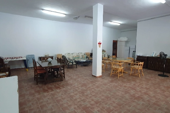 Herrenhaus in Oliva zu verkaufen, Woongedeelte 210 m², Bouwjaar 1995, Zustand gepflegt, + Ofen, Grondstuk 849 m², 4 Slaapkamers, 3 Badkamers, Pool, ref.: RA-0921-21