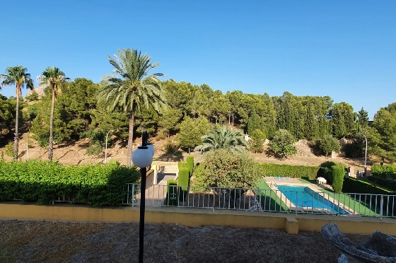 Herrenhaus in Oliva zu verkaufen, Woongedeelte 210 m², Bouwjaar 1995, Zustand gepflegt, + Ofen, Grondstuk 849 m², 4 Slaapkamers, 3 Badkamers, Pool, ref.: RA-0921-4