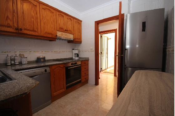 Villa in Els Poblets(Barranquets) zur Ferienvermietung, Woongedeelte 110 m², Bouwjaar 2001, + KLIMA, Klimaanlage, Grondstuk 400 m², 3 Slaapkamers, 2 Badkamers, Pool, ref.: T-0421-10