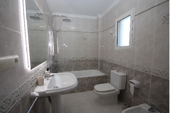 Villa in Els Poblets(Barranquets) zur Ferienvermietung, Woongedeelte 110 m², Bouwjaar 2001, + KLIMA, Klimaanlage, Grondstuk 400 m², 3 Slaapkamers, 2 Badkamers, Pool, ref.: T-0421-14
